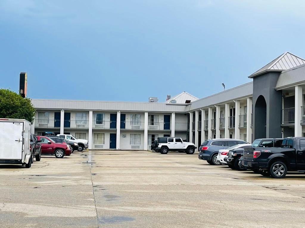 Super 8 By Wyndham New Iberia Motel Kültér fotó